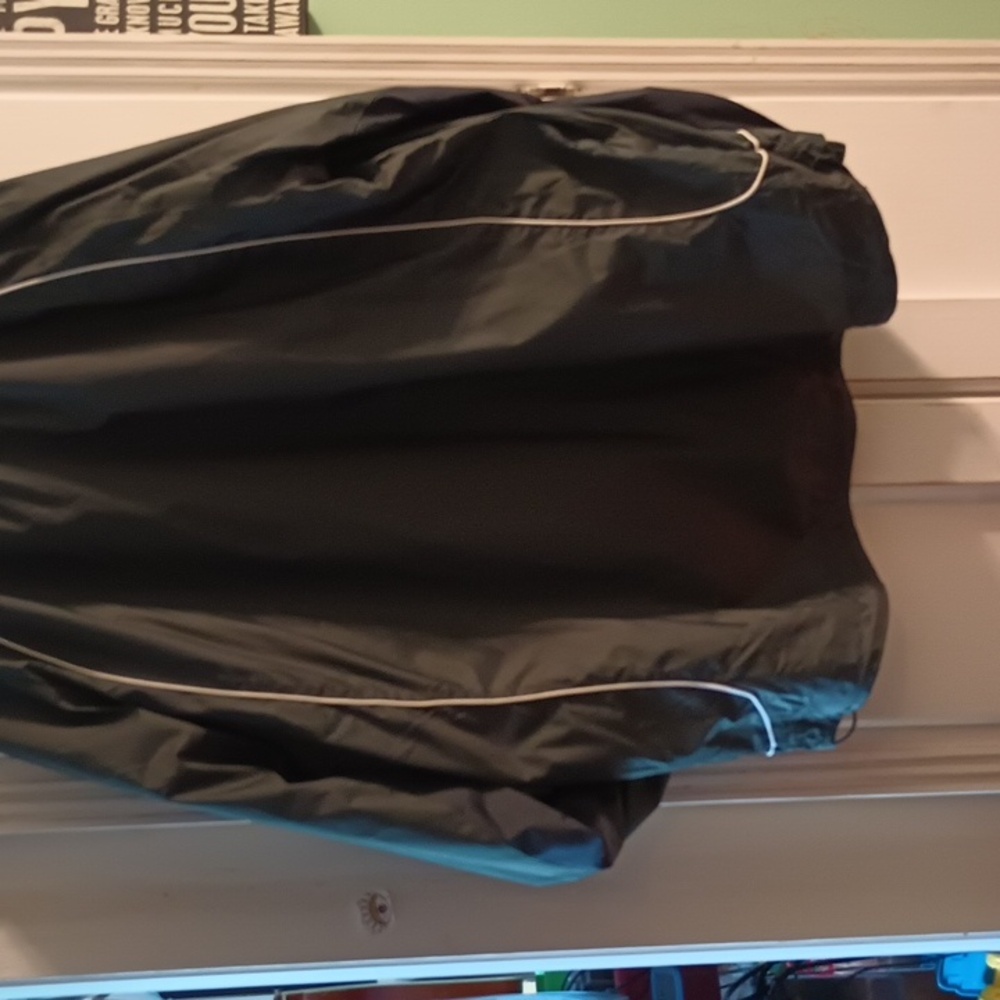 Windbreaker - Picture 6 of 6